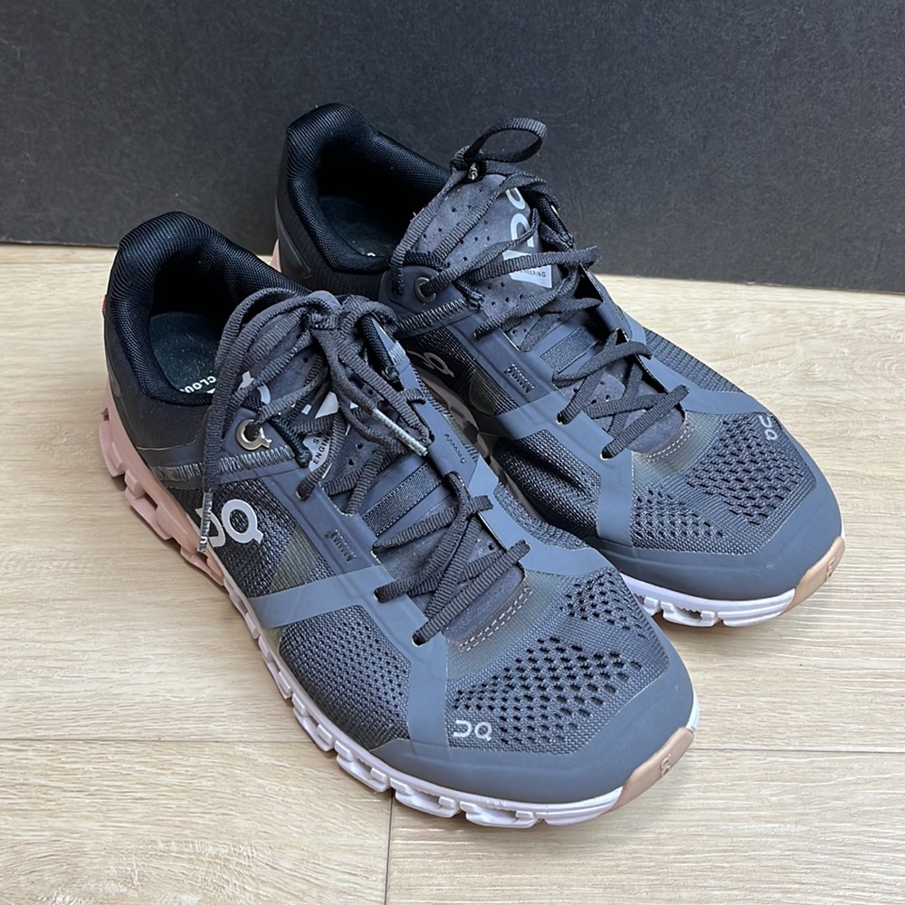 On Cloudflow Running Shoe Size 6 1/2 Us - image 3